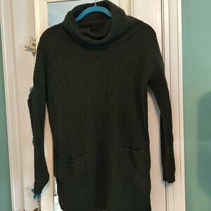 Tahari olive green tunic sweater S